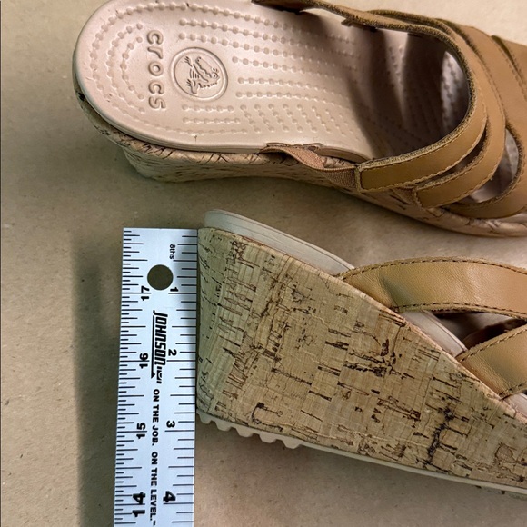 CROCS Tan A-Leigh Leather Multi Straps Slides Cork Wedge Women’s Sandals, Size 6 - Picture 14 of 15